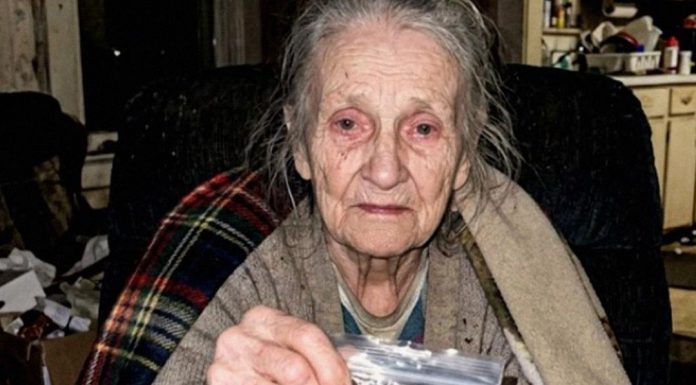 Starija žena, vrećica sitniša i odluka koja mijenja sve: Priča koja otvara oči