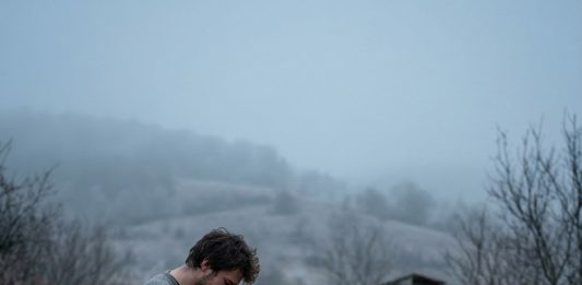 Čekala je sina robijaša 15 godina na stanici, a ono što je zatekao po izlasku slama srce