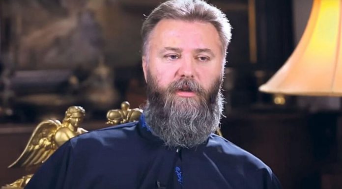 “Šta ako se jaje polomi, da li farbati ako neko umre?”: Otac Predrag Popović o običajima i sujeverjima za Uskrs