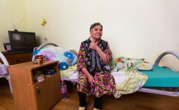 Do smrti je gledala u vrata i čekala sina da je poseti u bolnici: Priča bake Dragice iz sobe broj 6 rasplakala i doktore