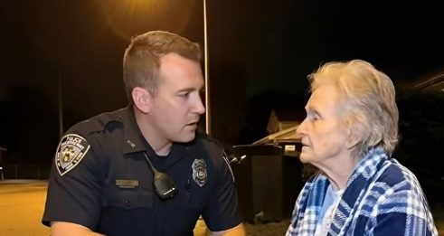 U tri sata ujutro, policija je primila čudan telefonski poziv: građanin je prijavio da mu komšinica sjedi na pločniku. Ono što je policija otkrila kada su stigli do njene kuće ostavilo ih je bez teksta. ☹️☹️☹️☹️