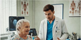 O čemu je vaš ginekolog razmišljao?! – doktori su vrištali tokom porođaja starijoj ženi. A kada su vidjeli KOGA je rodila, jednostavno su ostali bez riječi… 😱😱😱…