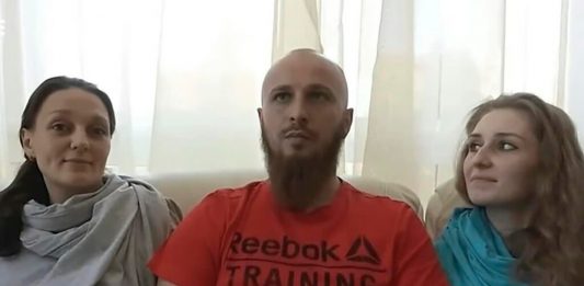 Muškarac iz Saudijske Arabije oženio četiri žene iz iste škole – učenicu, nastavnicu, nadzornicu i direktoricu