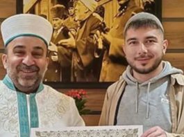 Ovako je David iz Srbije postao Mehmet i prešao na islam: Morao je da prođe kroz poseban obred, a kad je izvadio ovu zastavu nastao je haos