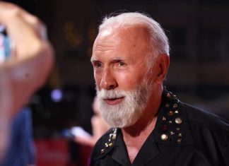 DINO MERLIN SE OBRATIO BEOGRADU: “Bilo je to kad sam bio jako mlad i nije bilo mnogo ljudi…” Hiljade njih ostalo nemo, a onda se pojavio ON (VIDEO)