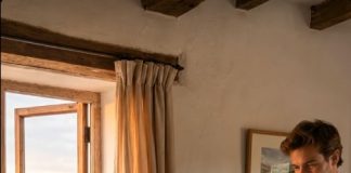 Trudnica je spavala svake noći sa svojom ogromnom zmijom ljubimcem, a zmija bi se uvijek omotala oko njenog stomaka, a da se ni centimetar ne pomakne od nje: ali tokom rutinskog pregleda, doktor je primjetio nešto čudno na ultrazvuku i skoro ispustio aparat od užasa 😨