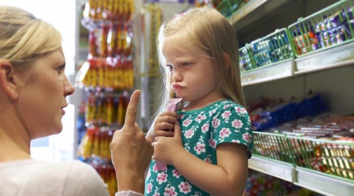 Uz ovaj trik se dete nikad neće u besu bacati po prodavnici: Mama otkrila šta ju je spaslo muka