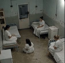 Žene u psihijatrijskoj bolnici zatrudnjele jedna za drugom: Liječnici postavili kameru da shvate što se ovdje događa 😮😮 Žene u psihijatrijskoj bolnici zatrudnjele jedna za drugom: Liječnici postavili kameru da shvate što se ovdje događa 😮😮 - featured image