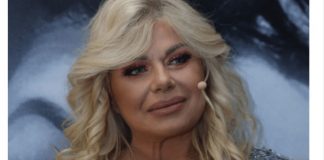 Bila je najveća zvezda devedesetih, a završila je OVAKO: Pogledajte gde živi Zorana Pavić, kuhinja u kojoj sprema hranu sve govori (FOTO) Bila je najveća zvezda devedesetih, a završila je OVAKO: Pogledajte gde živi Zorana Pavić, kuhinja u kojoj sprema hranu sve govori (FOTO) - featured image