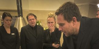 Htjeli su kremirati njegovu trudnu ženu, ali on je molio da još jednom otvore lijes. Kad joj se trbuh pomaknuo, zaustavio je sve, ni ne sluteći kakvu će jezivu obiteljsku tajnu otkriti.