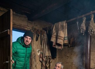 Godinama sam lomio kičmu po bečkim skelama, živeo na pašteti i starom hlebu, štedeći svaki prokleti samo da bih u svom selu podigao dvorac.
