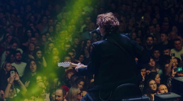 “Njih dvoje su u braku na daljinu”: Komšije legendarnog muzičara iznijele detalje o njegovom odnosu sa ženom