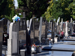 Evo šta treba da radite sa PEŠKIROM koji dobijete na SAHRANI: Sveštenici konačno razjasnili veliku dilemu