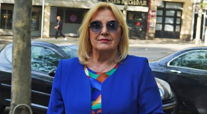 “Stalno sam gledao njenu sliku koju mi je dala, zaljubio se”: Poznati pevač otkrio detalje veze sa Snežanom Đurišić “Stalno sam gledao njenu sliku koju mi je dala, zaljubio se”: Poznati pevač otkrio detalje veze sa Snežanom Đurišić - featured image