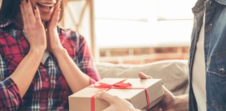 OVAKVE POKLONE ODMAH TREBA BACITI ILI SPALITI: Nikako ih ne unosite u kuću, vjeruje se da donose veliku NESREĆU I BIJEDU OVAKVE POKLONE ODMAH TREBA BACITI ILI SPALITI: Nikako ih ne unosite u kuću, vjeruje se da donose veliku NESREĆU I BIJEDU - featured image