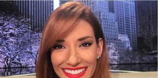 Jovana Joksimović uslikana bez trunke šminke:Ovo nije nista osoba žena ne liči na SEBE!!! Da li vam je i dalje lepa? FOTO Jovana Joksimović uslikana bez trunke šminke:Ovo nije nista osoba žena ne liči na SEBE!!! Da li vam je i dalje lepa? FOTO - featured image