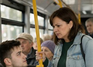 U autobusu je žena sa dvoje dece napravila skandal i zahtevala da joj mladi momak ustupi svoje mesto, ali je odjednom momak uradio nešto od čega su svi putnici zanemeli😨😢 U autobusu je žena sa dvoje dece napravila skandal i zahtevala da joj mladi momak ustupi svoje mesto, ali je odjednom momak uradio nešto od čega su svi putnici zanemeli😨😢 - featured image
