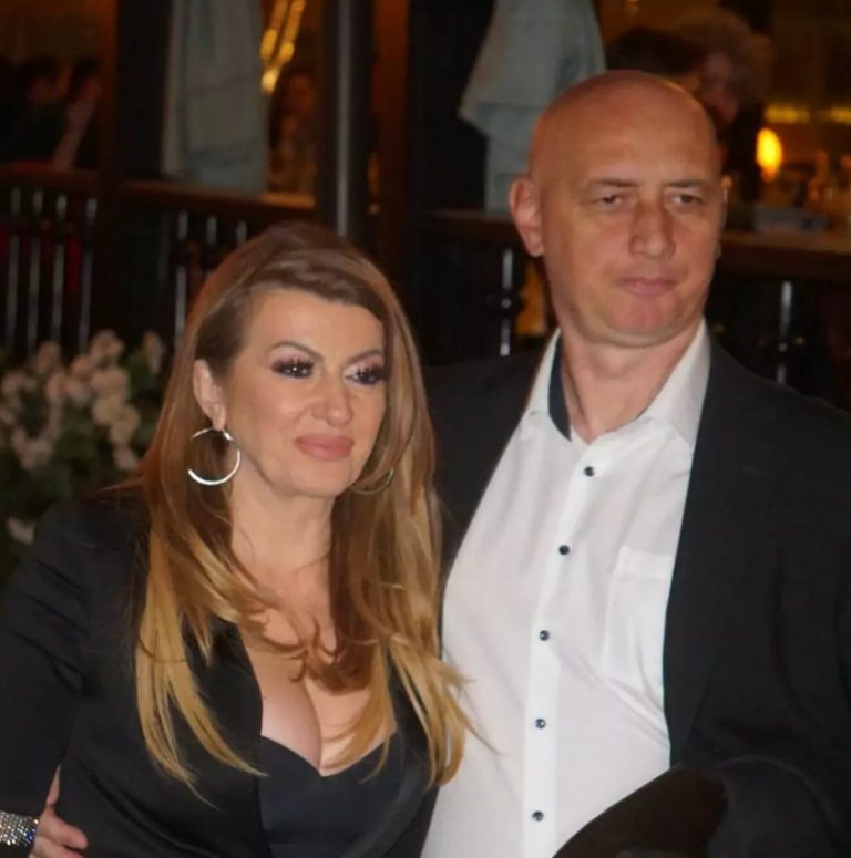 VIKI PROGOVORILA O RASTAVI OD TAŠKETA: Pjevačica 20 godina šutiIa, u Nerminu sam pronasla utjehu, trpiIa sam jake udarce u tom braku, vrijeme je da se zna! - featured image