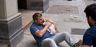 Spasio sam bebu koja je padala sa petog sprata, rizikujući sopstveni život: svi su me nazivali herojem, ali nedelju dana kasnije roditelji deteta su me tužili zbog „nepromišljenog spasavanja“. Spasio sam bebu koja je padala sa petog sprata, rizikujući sopstveni život: svi su me nazivali herojem, ali nedelju dana kasnije roditelji deteta su me tužili zbog „nepromišljenog spasavanja“. - featured image