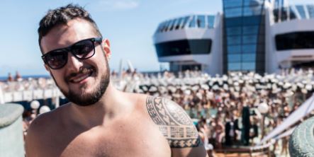 Bio sam na nudističkom kruzeru i doživeo skandal veka: U restoranu su ljudi jeli goli, a onda mi je prišla devojka i pitala… - featured image