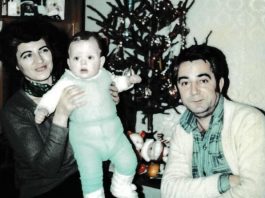 Davne 1977. policajac iz Beograda je u liftu pronašao smotuljak: Iz ćebeta uzeo bebu Milana, posle 47 godina kreće agonija Davne 1977. policajac iz Beograda je u liftu pronašao smotuljak: Iz ćebeta uzeo bebu Milana, posle 47 godina kreće agonija - featured image