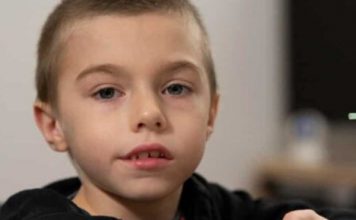 RANl ZNACl AUTlZMA K0JE R0DITELJI ČESTO ZANEMARUJU: 1. simptomi vide se već pri odlasku na spavanje i tokom obroka RANl ZNACl AUTlZMA K0JE R0DITELJI ČESTO ZANEMARUJU: 1. simptomi vide se već pri odlasku na spavanje i tokom obroka - featured image