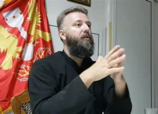 (VIDEO) “Na grobu NE PALITE CIGARETU i ne nosite plastično cvijeće” Otac Predrag Popović o greškama koje svi čine odlaskom na groblje (VIDEO) “Na grobu NE PALITE CIGARETU i ne nosite plastično cvijeće” Otac Predrag Popović o greškama koje svi čine odlaskom na groblje - featured image