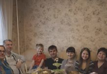 Moj muž je odlučio proslaviti svoj rođendan kod nas kući i pozvao sve svoje rodbine: svekrva i šogorica su me cijelu večer kritikovale i moju hranu, ali u jednom trenutku moje strpljenje je jednostavno puklo 😢🤔 Moj muž je odlučio proslaviti svoj rođendan kod nas kući i pozvao sve svoje rodbine: svekrva i šogorica su me cijelu večer kritikovale i moju hranu, ali u jednom trenutku moje strpljenje je jednostavno puklo 😢🤔 - featured image