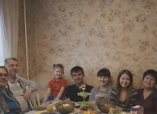Moj muž je odlučio proslaviti svoj rođendan kod nas kući i pozvao sve svoje rodbine: svekrva i šogorica su me cijelu večer kritikovale i moju hranu, ali u jednom trenutku moje strpljenje je jednostavno puklo 😢🤔 Moj muž je odlučio proslaviti svoj rođendan kod nas kući i pozvao sve svoje rodbine: svekrva i šogorica su me cijelu večer kritikovale i moju hranu, ali u jednom trenutku moje strpljenje je jednostavno puklo 😢🤔 - featured image