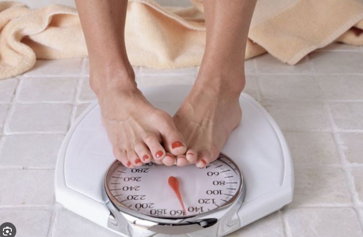 Koliko kilograma treba da ima žena visoka 170cm: Otkrivamo vam tačnu tabelu za svaku visinu - featured image Koliko kilograma treba da ima žena visoka 170cm: Otkrivamo vam tačnu tabelu za svaku visinu - featured image
