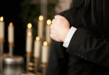 ŠTA TREBA URADITI SA ODEĆOM PREMINULOG? Veruje se da se OVO NIKAKO NE BI SMELO dirati da se POKOJNIK “ne uznemiri” ŠTA TREBA URADITI SA ODEĆOM PREMINULOG? Veruje se da se OVO NIKAKO NE BI SMELO dirati da se POKOJNIK “ne uznemiri” - featured image