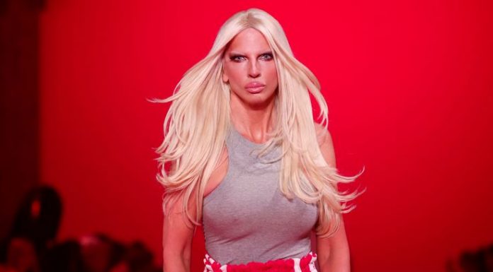 Za njega će se treći put udati Jelena Karleuša: Potpuno iznenađenje za sve Za njega će se treći put udati Jelena Karleuša: Potpuno iznenađenje za sve - featured image