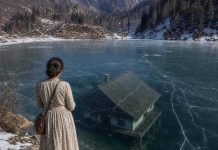 Otac joj je u nasljedstvo ostavio samo zaleđeno jezero u zaboravljenom rumunjskom selu, sve dok se ispod leda nije pojavila koliba o kojoj nitko nije želio priznati da išta zna… Otac joj je u nasljedstvo ostavio samo zaleđeno jezero u zaboravljenom rumunjskom selu, sve dok se ispod leda nije pojavila koliba o kojoj nitko nije želio priznati da išta zna… - featured image