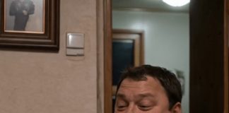 Slučajno sam čula kako moj muž svojim prijateljima priča o sedmodnevnom odmoru sa ljubavnicom i pokazuje im fotografiju mlade žene. Ali kada se vratio sa putovanja, pripremila sam mu iznenađenje koje nikada neće zaboraviti. 😰 Slučajno sam čula kako moj muž svojim prijateljima priča o sedmodnevnom odmoru sa ljubavnicom i pokazuje im fotografiju mlade žene. Ali kada se vratio sa putovanja, pripremila sam mu iznenađenje koje nikada neće zaboraviti. 😰 - featured image