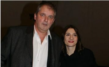 Mandina udovica se skinula u bikini: Uživa za sve pare na moru, u društvu Mlađeg kolege..Kad vidite ko je u pitanju zinut ćete od šoka (FOTO) Mandina udovica se skinula u bikini: Uživa za sve pare na moru, u društvu Mlađeg kolege..Kad vidite ko je u pitanju zinut ćete od šoka (FOTO) - featured image