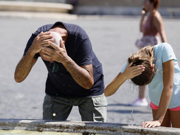 Novi toplotni talas stiže u Evropu: Temperature rastu do 45 stepeni, KO PREŽIVI, PRIČAT’ ĆE - featured image Novi toplotni talas stiže u Evropu: Temperature rastu do 45 stepeni, KO PREŽIVI, PRIČAT’ ĆE - featured image
