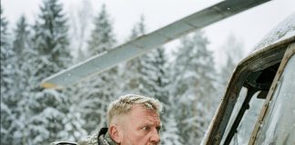Među snjegovima šume Aleksej je naišao na helikopter koji je nestao prije nekoliko godina. Vireći u kabinu, ostao je bez riječi od onoga što je vidio…….. 😲😲😲 Među snjegovima šume Aleksej je naišao na helikopter koji je nestao prije nekoliko godina. Vireći u kabinu, ostao je bez riječi od onoga što je vidio…….. 😲😲😲 - featured image