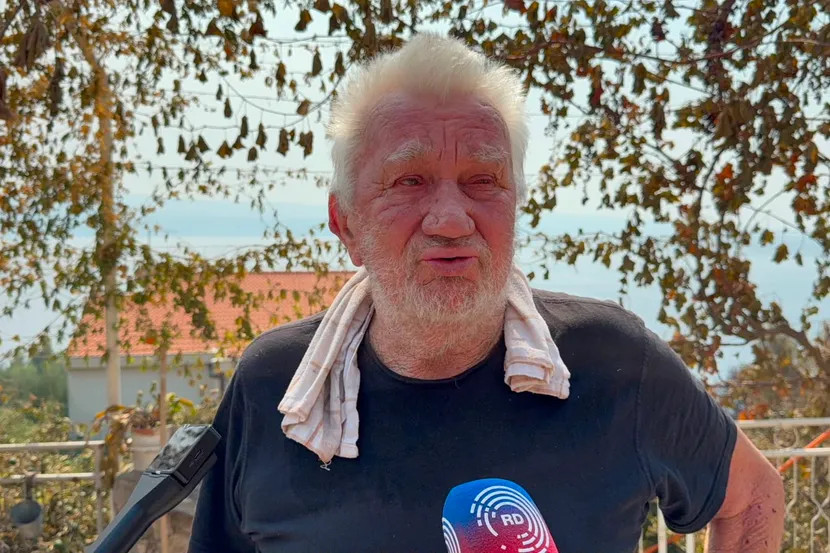Mještanima Omiša izgorjelo sve, u suzama prepričavaju borbu sa agonijom: Neki digli ruku na sebe od boIa, nisu mogli podnijeti toliki gubitak? SVI DETALJI - featured image Mještanima Omiša izgorjelo sve, u suzama prepričavaju borbu sa agonijom: Neki digli ruku na sebe od boIa, nisu mogli podnijeti toliki gubitak? SVI DETALJI - featured image