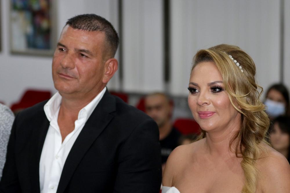Biljana Sečivanović umesto SREĆE doživela najveću bol: Ceo kraj se orio od njenih jauka kad su joj javili da je preminuo… - featured image Biljana Sečivanović umesto SREĆE doživela najveću bol: Ceo kraj se orio od njenih jauka kad su joj javili da je preminuo… - featured image