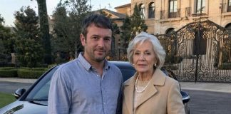 POSTAO SAM PRIVATNI VOZAČ BOGATE UDOVICE JER MI JE TREBAO NOVAC — A NAKON ŠTO ME OPTUŽILA ZA KRAĐU, PRONAŠAO SAM NJENU SKRIVENU PORUKU U AUTU I OSTAO U ŠOKU POSTAO SAM PRIVATNI VOZAČ BOGATE UDOVICE JER MI JE TREBAO NOVAC — A NAKON ŠTO ME OPTUŽILA ZA KRAĐU, PRONAŠAO SAM NJENU SKRIVENU PORUKU U AUTU I OSTAO U ŠOKU - featured image