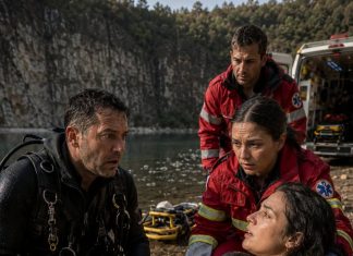 „Ronilac koji je s dna jezera izvukao trudnicu ostao je bez riječi kada je čuo što je govorila nakon što je došla svijesti. Ni danas ne može objasniti sve što se dogodilo toga dana…“ „Ronilac koji je s dna jezera izvukao trudnicu ostao je bez riječi kada je čuo što je govorila nakon što je došla svijesti. Ni danas ne može objasniti sve što se dogodilo toga dana…“ - featured image