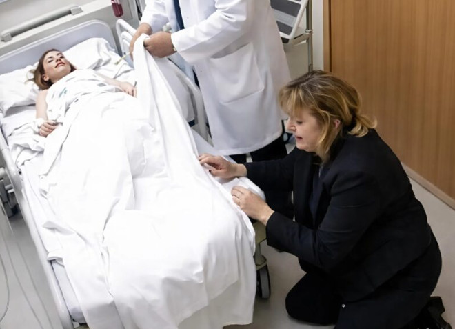 U tri sata ujutro moja me kći nazvala i u suzama molila da odmah dođem k njoj, ali dok sam stigla u bolnicu, liječnik je već prekrivao njezino tijelo plahtom i tiho mi izrazio sućut 😨 - featured image