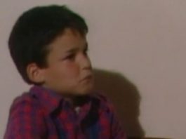 Boris je dete iz doma, majka ga je ostavila po rođenju: Zbog njegove priče je plakala cela Jugoslavija – on danas ima 47 godina i evo kako živi Boris je dete iz doma, majka ga je ostavila po rođenju: Zbog njegove priče je plakala cela Jugoslavija – on danas ima 47 godina i evo kako živi - featured image