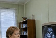 Žena u osmom mesecu trudnoće otišla je na ultrazvuk, ali čim je doktorka pogledala u monitor, preplašenim glasom je rekla: „Ne smete da se vratite kući. Ostavite muža.“ 😳 Žena u osmom mesecu trudnoće otišla je na ultrazvuk, ali čim je doktorka pogledala u monitor, preplašenim glasom je rekla: „Ne smete da se vratite kući. Ostavite muža.“ 😳 - featured image