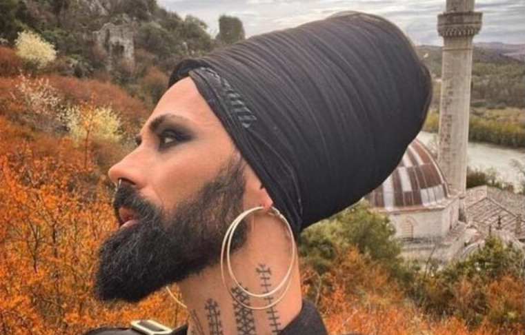 Ovo je Božo Vrećo bez brade i duge kose: EVO KAKO JE IZGLEDAO DOK NIJE POČEO OBLAČITI HALJINE (FOTO) - featured image Ovo je Božo Vrećo bez brade i duge kose: EVO KAKO JE IZGLEDAO DOK NIJE POČEO OBLAČITI HALJINE (FOTO) - featured image