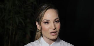 Jelena Tomašević otkrila dijagnozu: Evo šta su joj lekari rekli nakon što se srušila na bini Jelena Tomašević otkrila dijagnozu: Evo šta su joj lekari rekli nakon što se srušila na bini - featured image