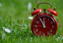 Sat pomjeramo najranije u posljednjih 11 godina: Evo kog datuma vraćamo kazaljke i spavamo duže Sat pomjeramo najranije u posljednjih 11 godina: Evo kog datuma vraćamo kazaljke i spavamo duže - featured image