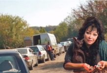 Šok: Kod Leskovca se pojavila nova Baba Vanga- Veliki broj ljudi danima ceka da vide “vidovitu Marinu” i da ih ona lijeci! Šok: Kod Leskovca se pojavila nova Baba Vanga- Veliki broj ljudi danima ceka da vide “vidovitu Marinu” i da ih ona lijeci! - featured image