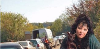Šok: Kod Leskovca se pojavila nova Baba Vanga- Veliki broj ljudi danima ceka da vide “vidovitu Marinu” i da ih ona lijeci! Šok: Kod Leskovca se pojavila nova Baba Vanga- Veliki broj ljudi danima ceka da vide “vidovitu Marinu” i da ih ona lijeci! - featured image