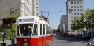 Baka koja je osvojila Beograd svojom elegancijom: Njen stil ostavlja bez daha! Baka koja je osvojila Beograd svojom elegancijom: Njen stil ostavlja bez daha! - featured image
